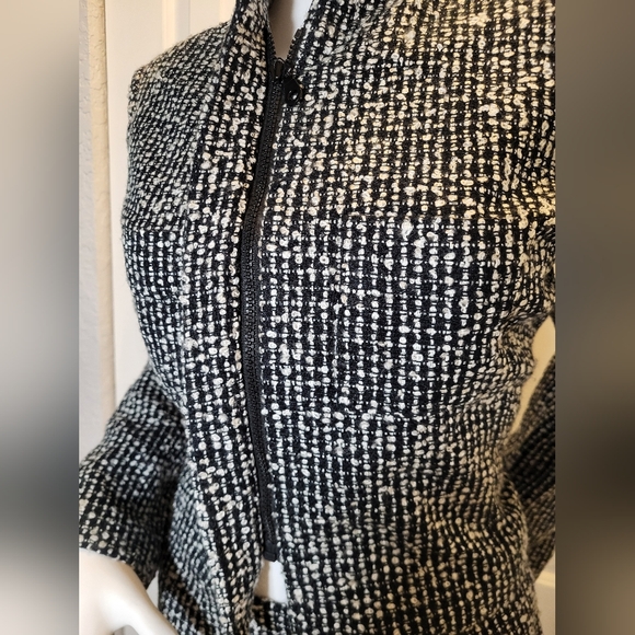 J.R.T Vintage Chic Black and White Tweed Blazer And Skirt - Picture 7 of 7